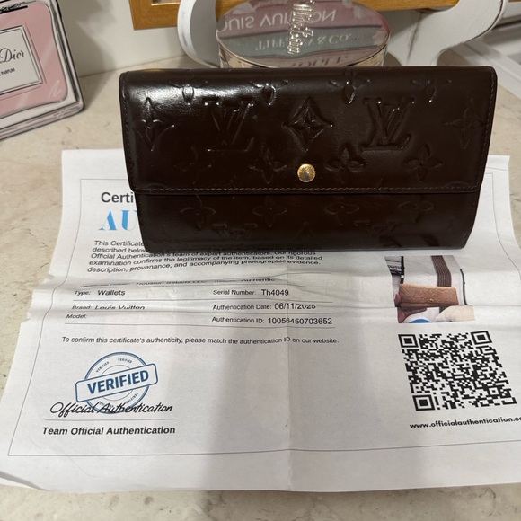 Louis Vuitton REPAINTED brown monogram vernis wallet w/insert chain and COA